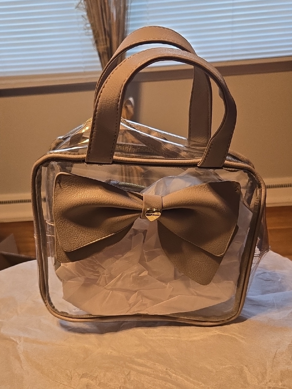 Besty Johnson Clear Tote Bag/Taupe Pouch with Bow Accent⭐️✨️🤎